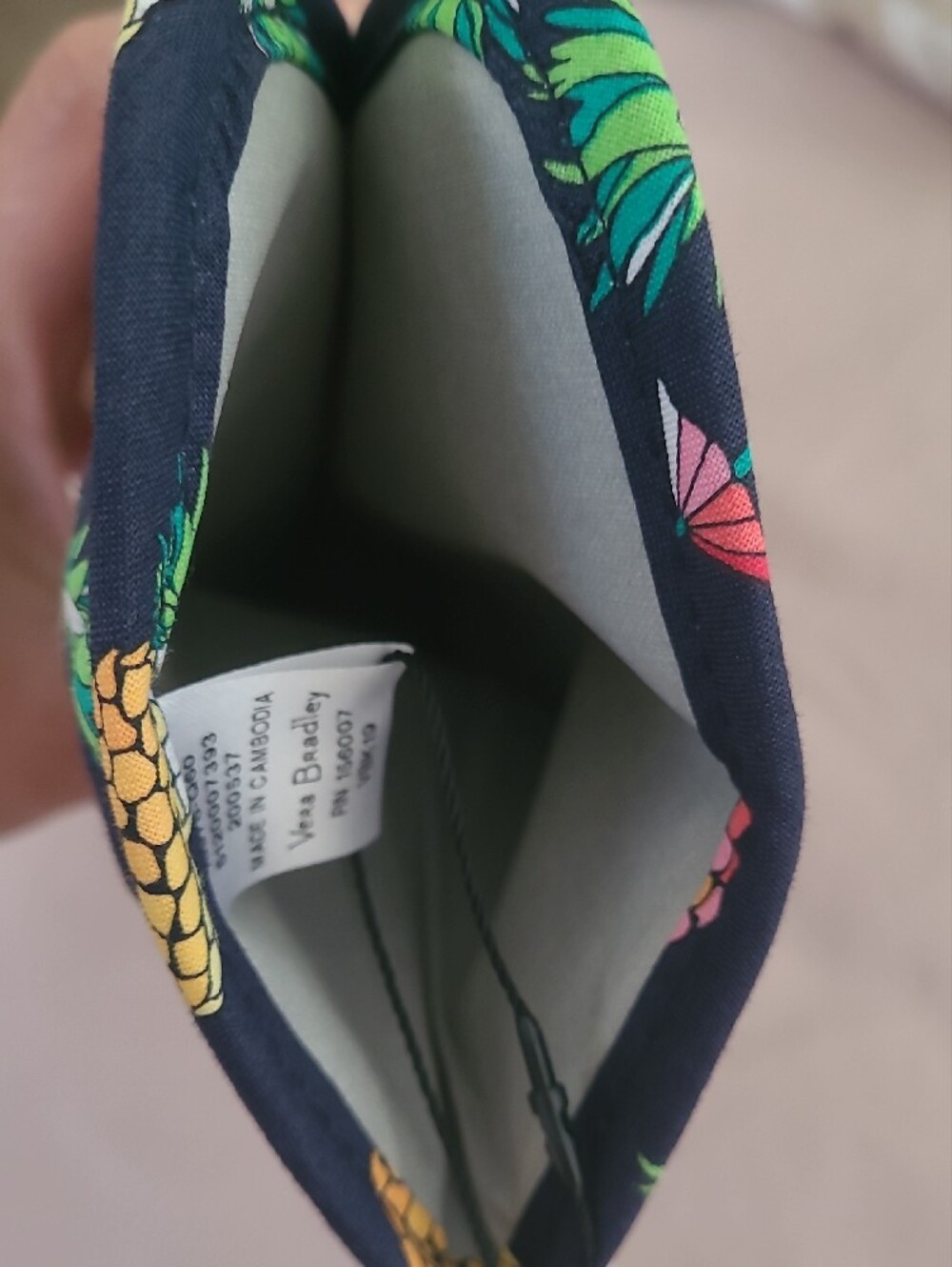Vera Bradley Quilted Pineapple Print Curling And Flat Iron Cover- Navy - Picture 7 of 8
